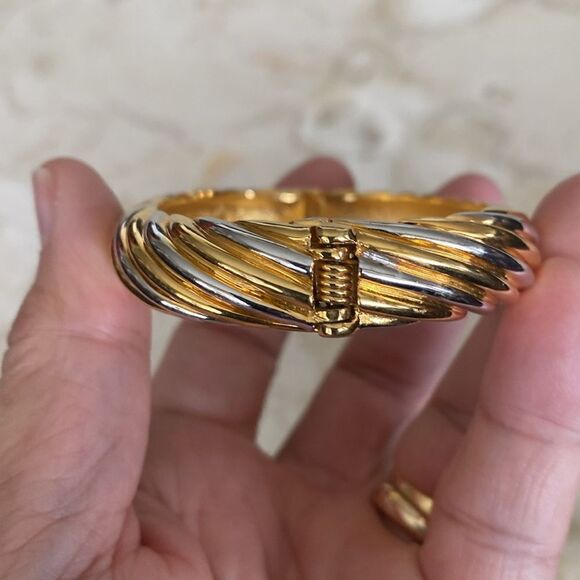 Vintage Butler Gold & Silver Tone Hinged Cuff Bracelet - Picture 10 of 12